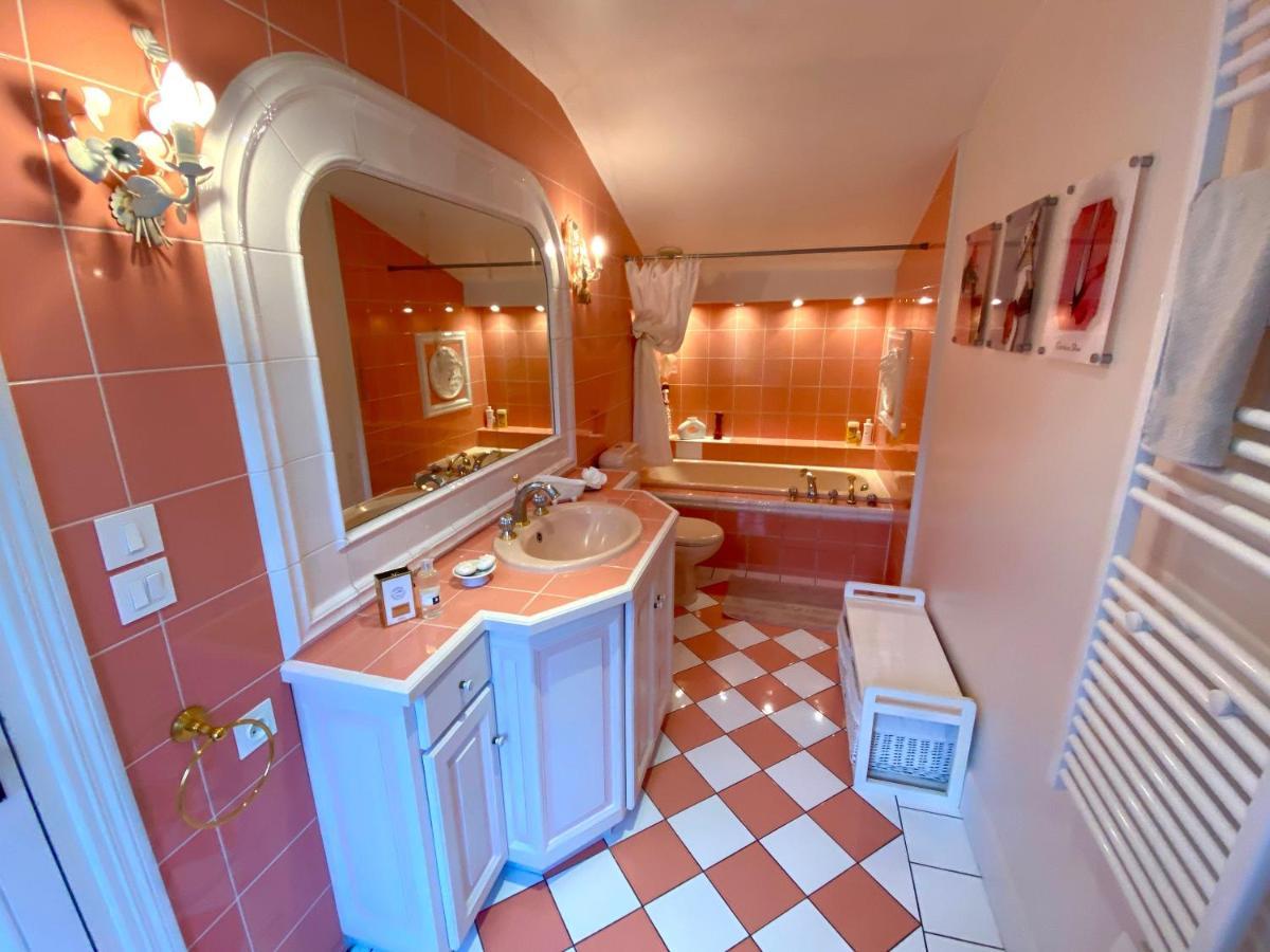 Chateau Des Janroux Julienas Bilik gambar