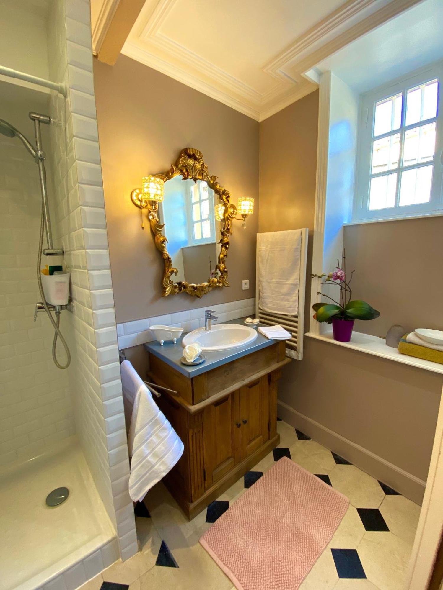 Chateau Des Janroux Julienas Bilik gambar